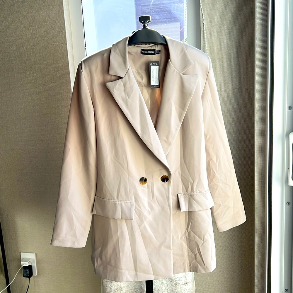 PrettyLittleThing Beige Women's Blazer